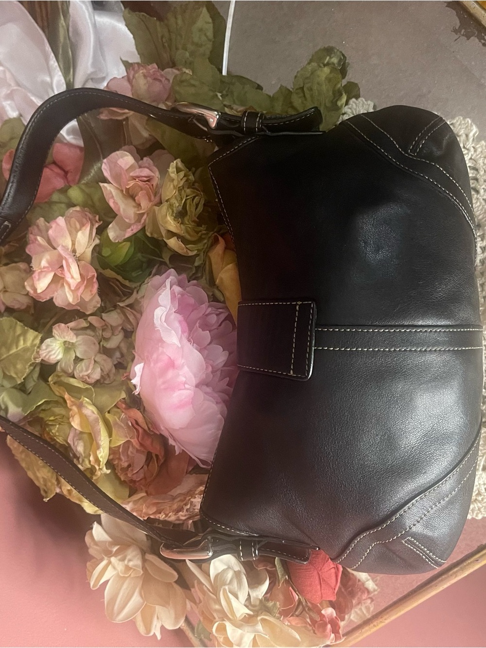 Coach vintage Black Leather Shoulder Bag with Silver-Tone Buckle - Picture 4 of 10
